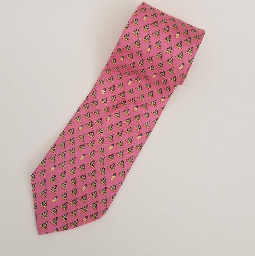 Charleston Pineapple Fountain tie from Chas. Krewe